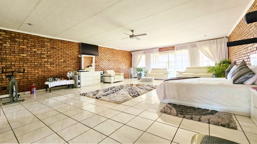 3 Bedroom Property for Sale in Oranjeville Free State